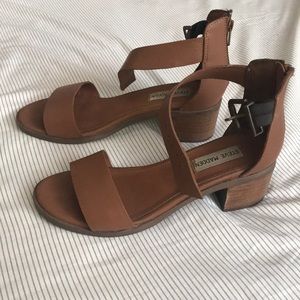 Brown faux leather sandals with heel